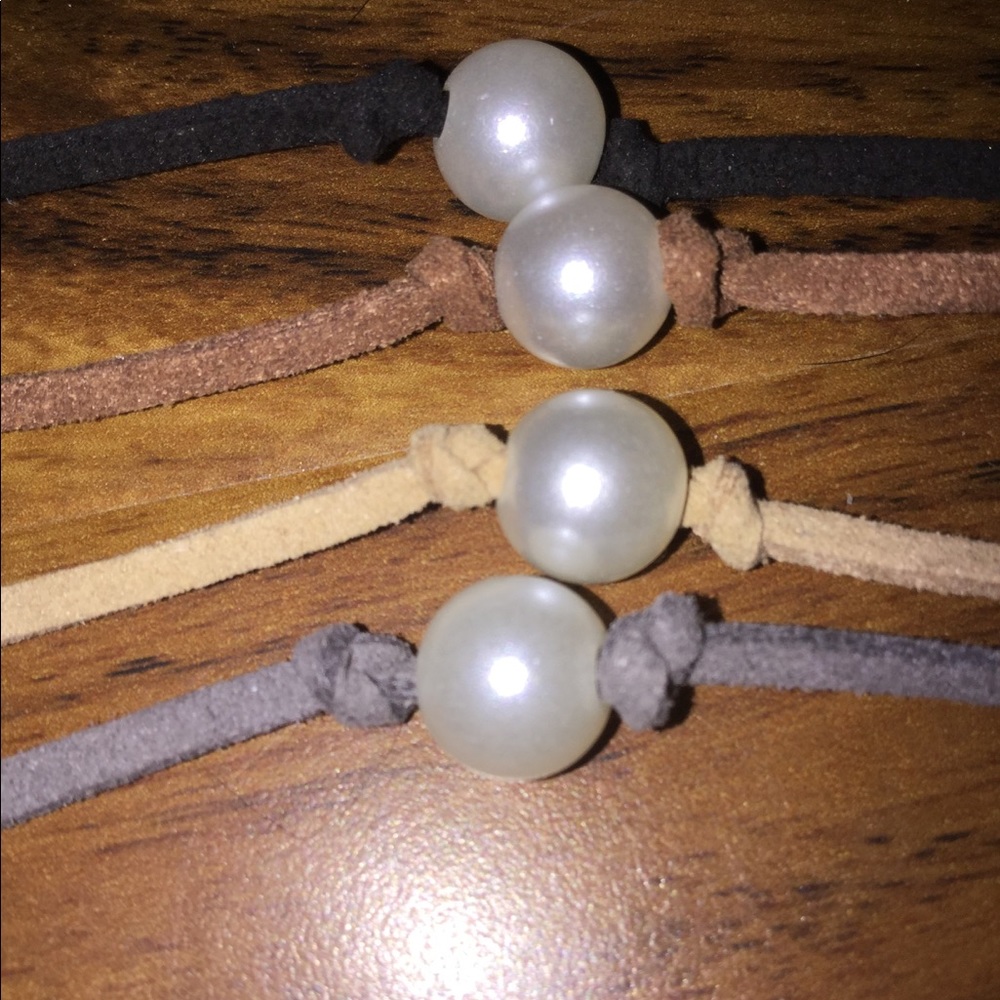 Black choker